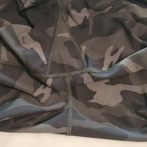 Like New! Ultimate 7/8 Tight Olive Camo - Picture 7 of 10